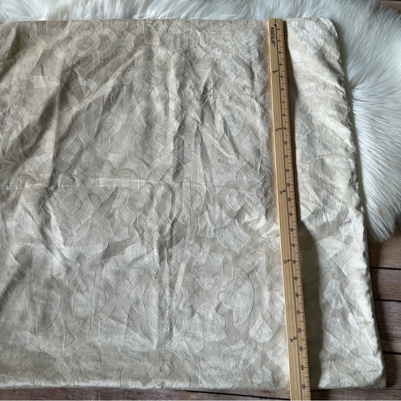 Z Gallerie Velvet Two Shams Pillow Cases Ivory - Picture 8 of 9